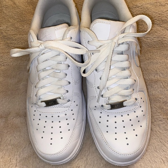 nike air force 1 toe box crease